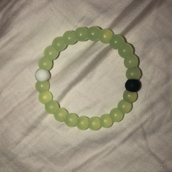 A bundle of cute lokai bracelets - Picture 6 of 6